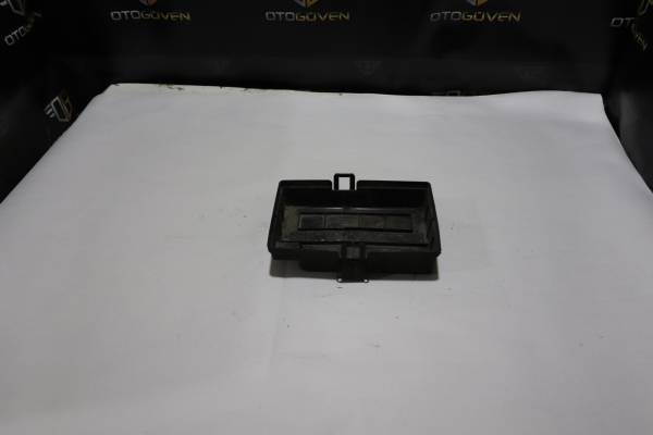 FORD TRANSİT 120 - 120 V ÇIKMA PARÇA TRANSİT V347 SİGORTA KUTUSU KAPAĞI